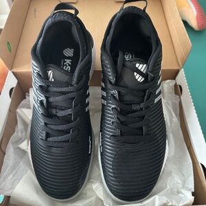 New! KSwiss  Hypercourt Supreme Size 7